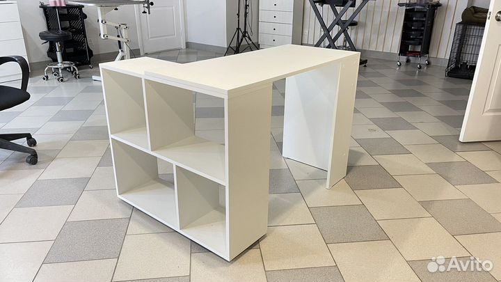 Письменный стол белый