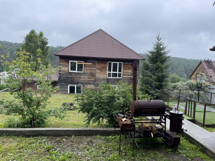 Коттедж 220 м² на участке 15 сот.