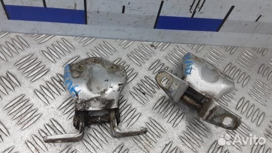 Петля передняя левая hyundai terracan HP (AUK12EW0