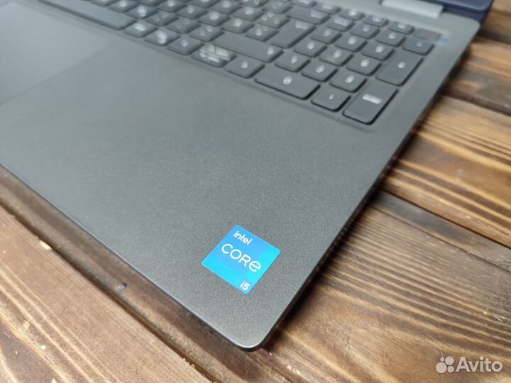 Ноутбук Dell Core i5-1135G7 8GB DDR4