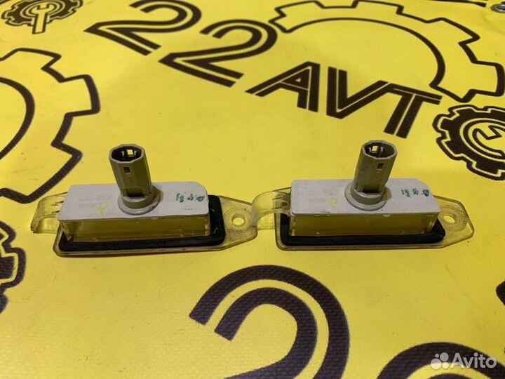 Подсветка номера задняя Toyota Vista ZZV50 1ZZ-FE