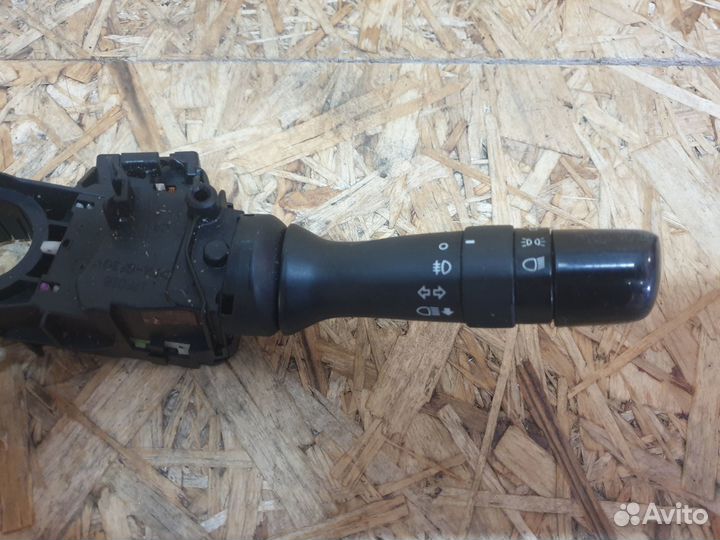 Переключатель поворотов Toyota Corolla E15