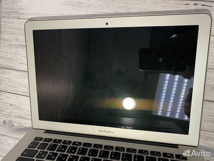 MacBook Air 13 2015 А1466 дефект