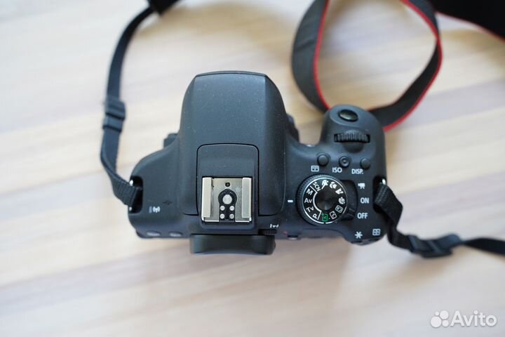 Камера Canon 750D