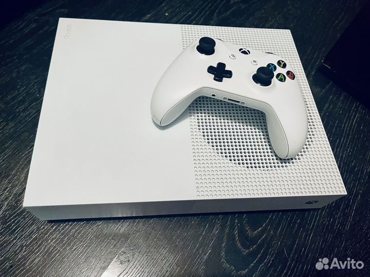 Xbox one S 1TB + Топ Игры