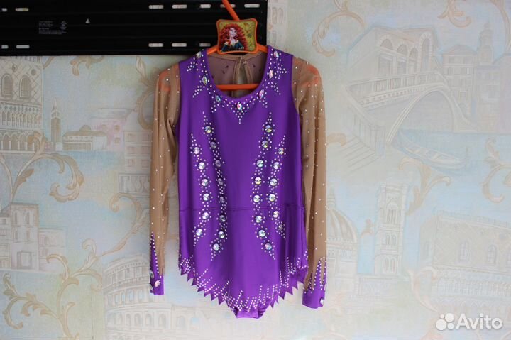 Продам купальник для художественной гимнастики