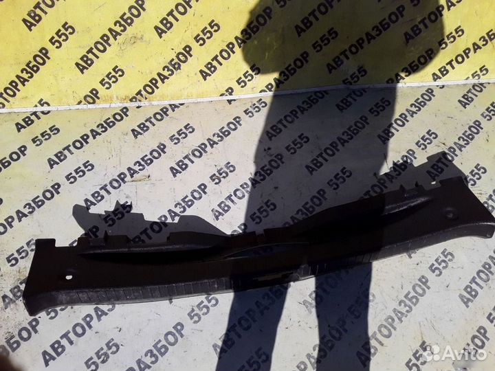 Накладка на замок багажника Nissan Qashqai J10