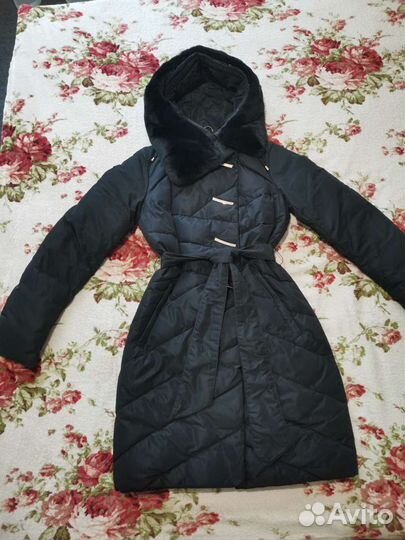 Очень качественный и тёплый фирменный пуховик