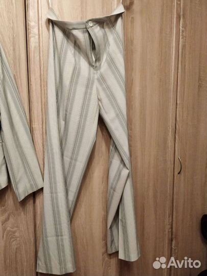 Женский деловой костюм тройка