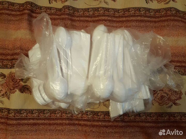 Пластиковые ложки столовые