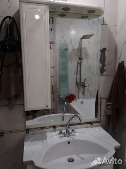 Зеркалом с шкафчиком в ванную бу