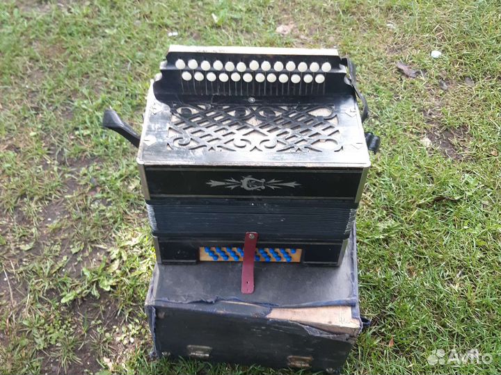 Гармонь баян маленький