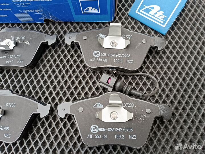 Передние тормозные колодки ATE ceramic 13047072002