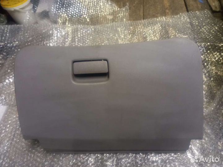 Nissan almera n16- крышка бардачка