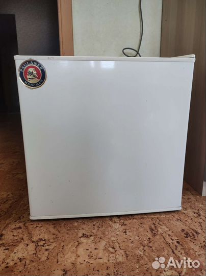 Маленький холодильник
