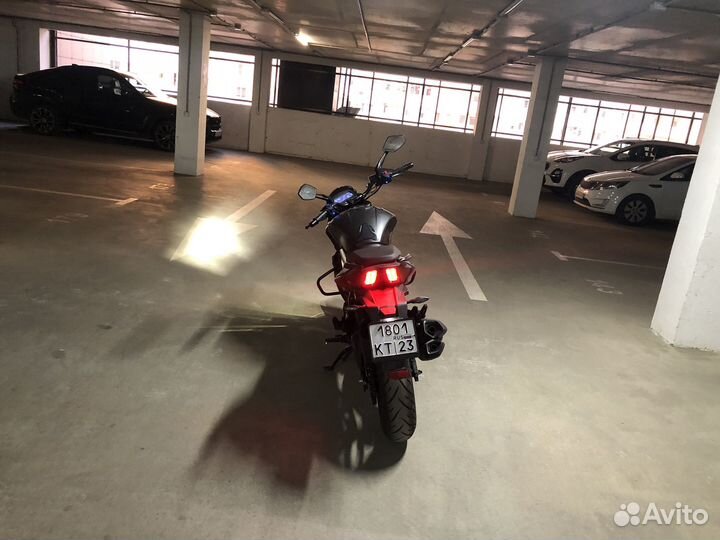 Мотоцикл Bajaj Dominar 400 (Баджаж Доминар)