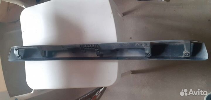 Накладка крышки багажника granta fl