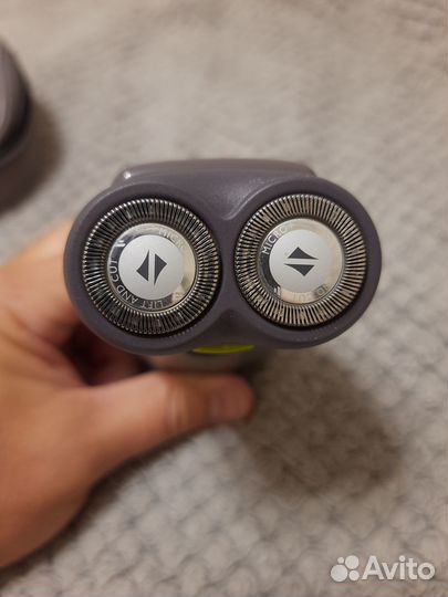 Аккумуляторная электробритва Philips