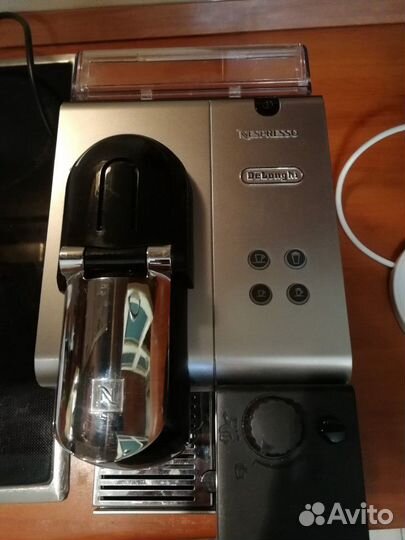 Кофемашина капсульная delonghi