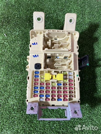 Блок предохранителей салонный Kia Rio 4 FB