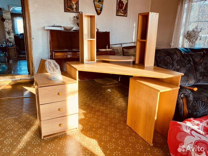 Компьютерный стол