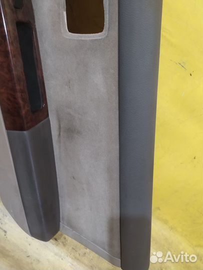 Обшивка двери задняя правая KIA Sorento 1