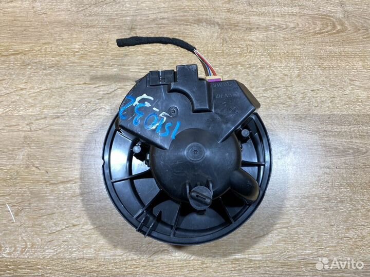 Моторчик печки Volkswagen Golf 5 151032