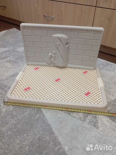 Туалет для собак со стенкой