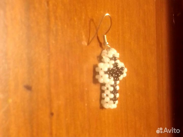 Серёжка в виде креста