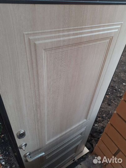 Входная дверь с терморазрывом от застройщика