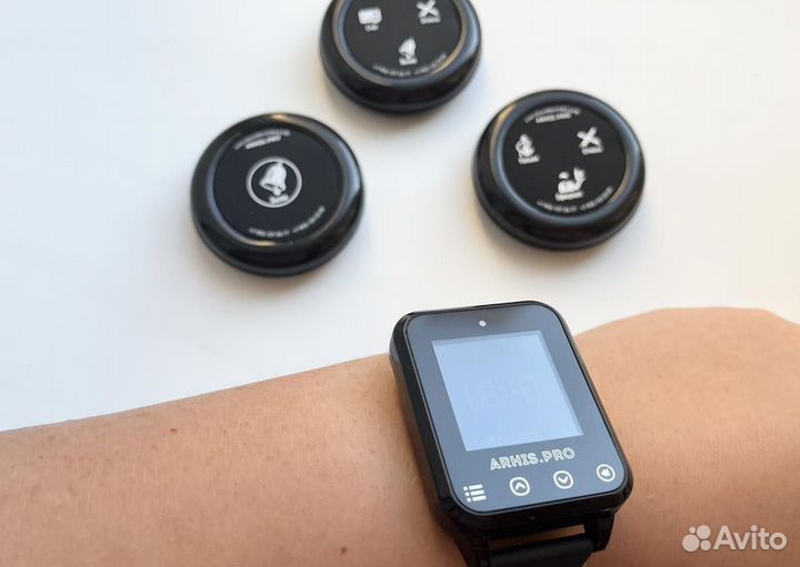 Кнопка вызова официанта и часы пейджер ресторан