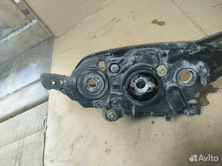 Правая фара Mazda M3