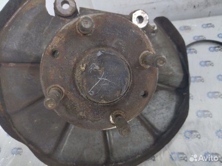 Кулак поворотный задний правый Mazda 323 Bj