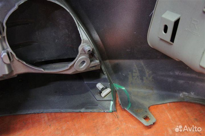 Бампер передний Toyota Prius ZVW30 2013