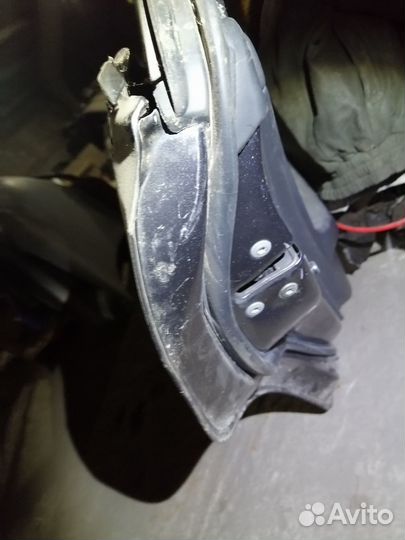 Задняя левая дверь тойота камри 40 под ремонт
