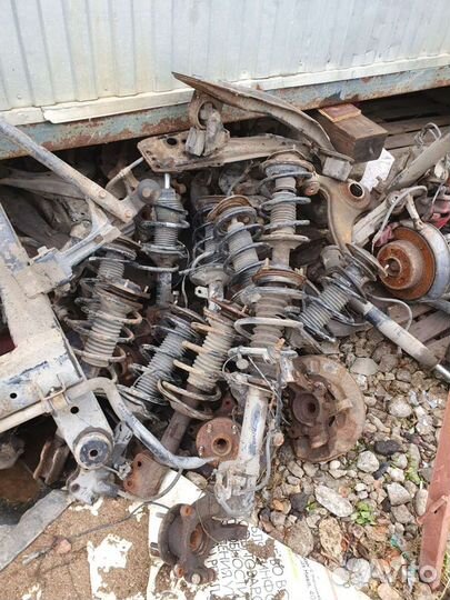 Подрамник с рычагами на джили эмгранд