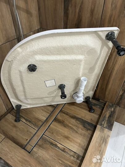 Душевой поддон 80х80