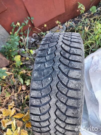 Bridgestone Blizzak Spike-01 205/65 R15 94T