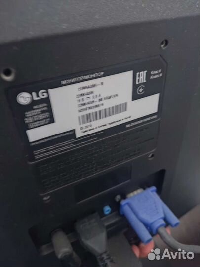 Монитор LG 22