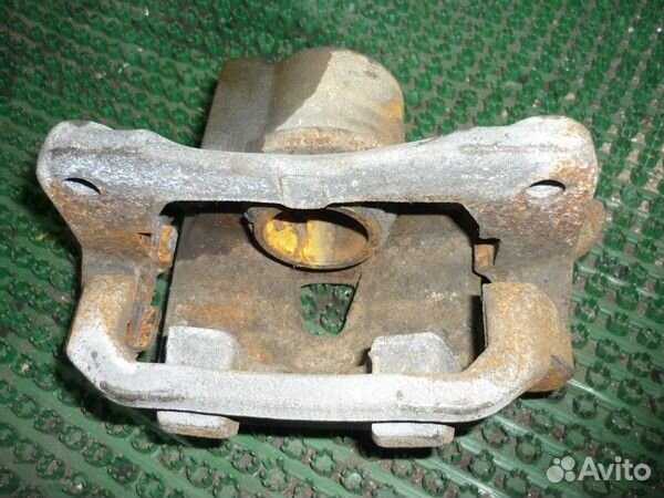 Суппорт Toyota Alphard