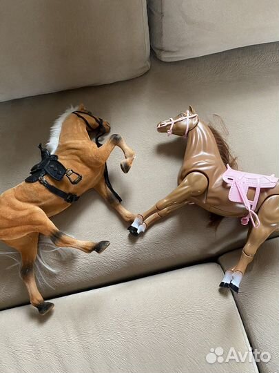 Лошадки игрушечные