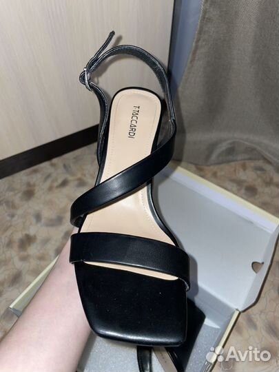 Босоножки женские