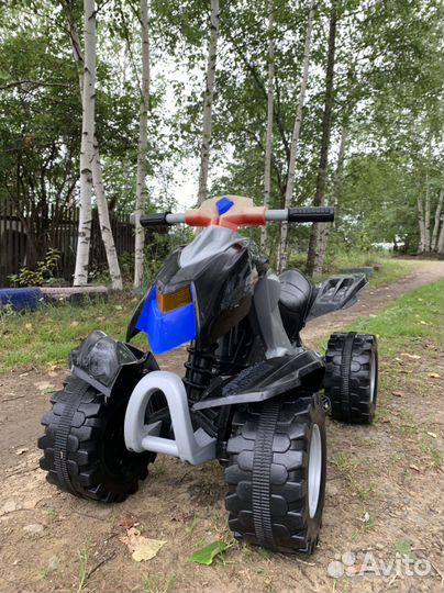 Квадроцикл детский (на педалях)