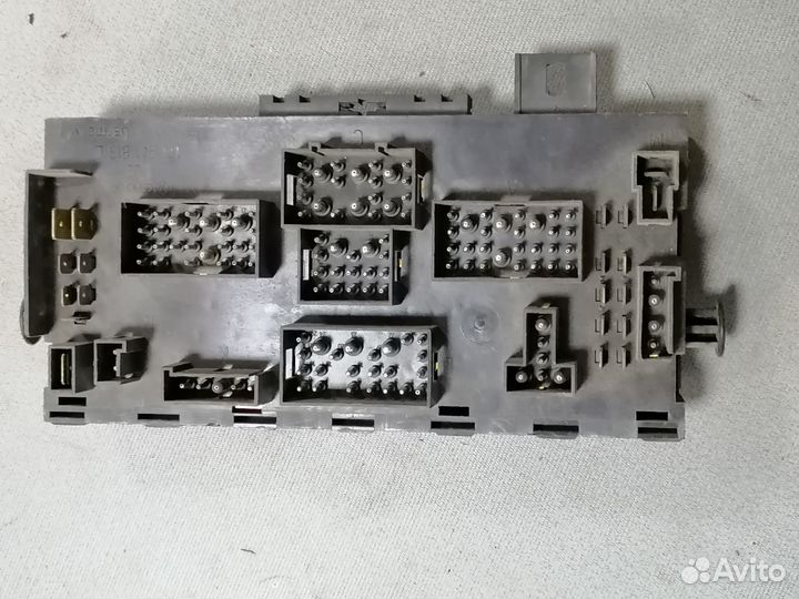 Блок предохранителей для Audi 80/90 (B2) 1978-1986