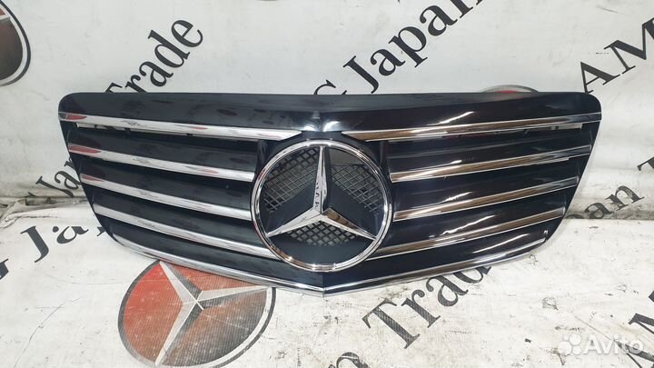 Решетка капота рестайл Mercedes-Benz W211