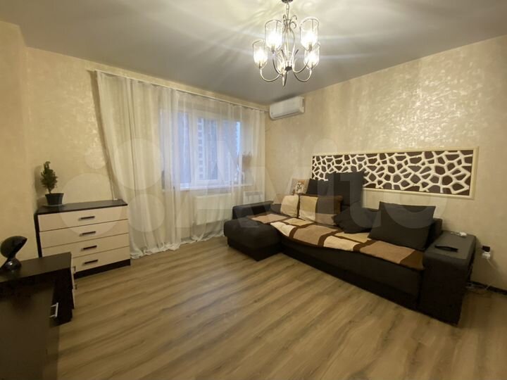 2-к. квартира, 50 м², 8/18 эт.