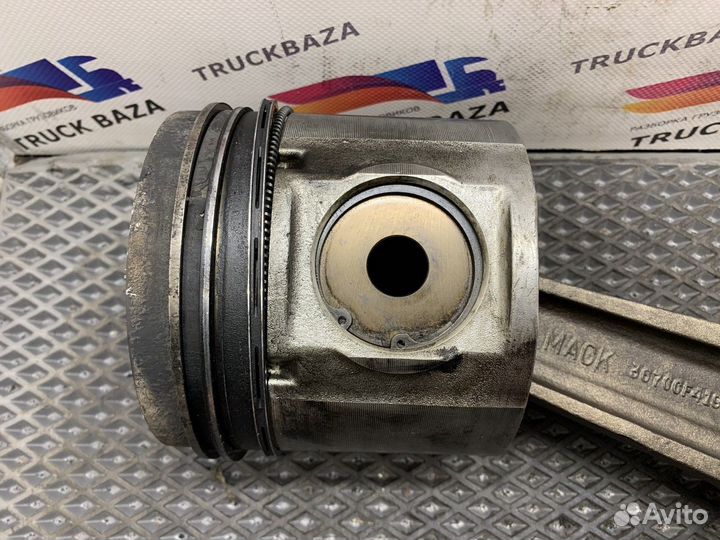 Поршень с шатуном Renault Magnum