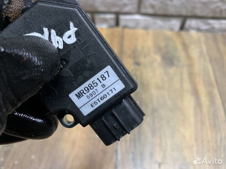 Mitsubishi Pajero IV Расходомер воздуха (массметр)