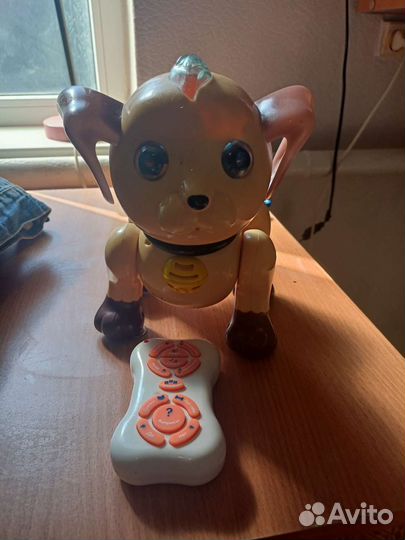 Игрушка робот с пультом