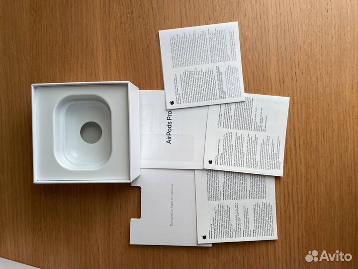 Пустая коробка от Airpods Pro